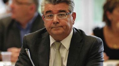 Un député Français demande l’intervention de Bernard Kouchner pour l’extradition d’un algérien détenu au Guantanamo