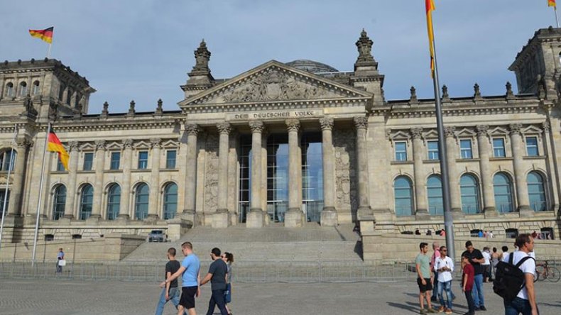 جزائريون عالقون في ألمانيا يستنجدون بالرئيس لإعادتهم إلى الجزائر