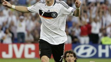 EURO 2008: Germany squeeze past Turkey to reach final