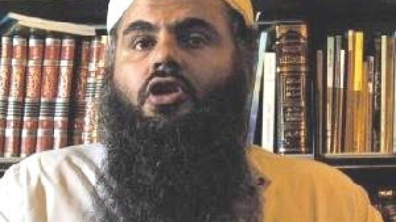 لا لارتياد المساجد والإمامة، لا للإدلاء بأي تصريحات..