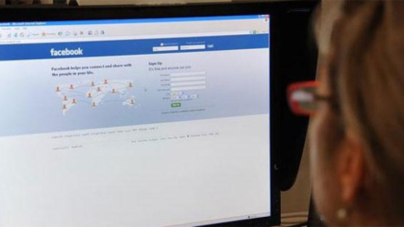 بريطانية ترثي رجلاً على “فيسبوك” بعد اشتراكها في قتله