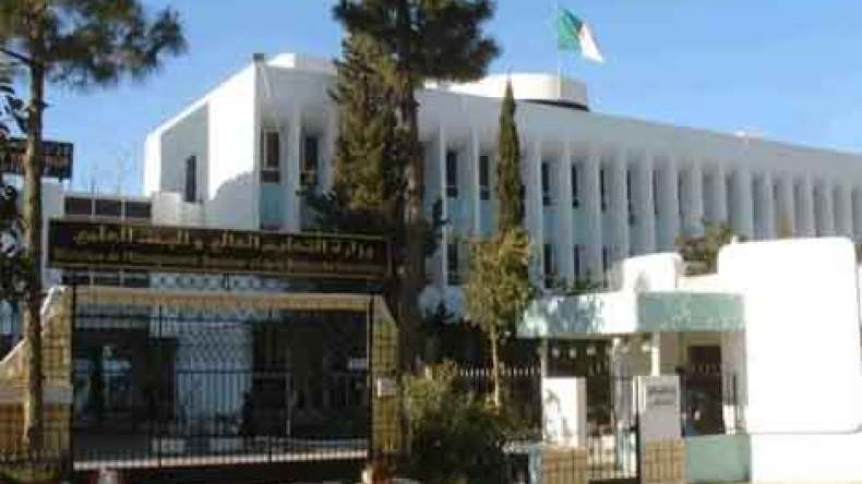 “الكناس” يدعو الوزارة إلى تدخل عاجل لحل مشاكل الجامعة
