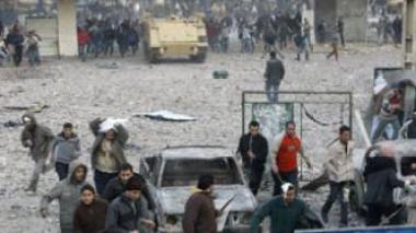 Égypte: des dizaines de blessés lors de heurts entre soldats et manifestants