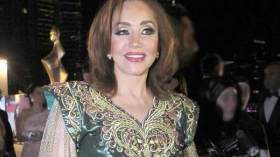 أحلام مستغانمي تمثل الجزائر في أسبوع الفن والموضة في بريطانيا