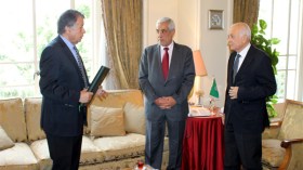 الجامعة العربية تسلم الجزائر تقرير بعثتها حول الانتخابات الرئاسية