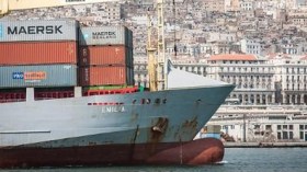 الجزائر: تراجع الفائض التجاري بنحو 50 بالمائة سنة 2013