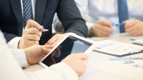 مكاتب دراسات أجنبية تبيع الجزائريين “النصائح” مقابل 10 آلاف مليار!