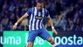 غيلاس فشل.. 4 جزائريين سينشطون نهائي الكأس بأوروبا