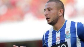 غيلاس يؤهّل بورتو ويتصدّر “واجهة” صحف البرتغال