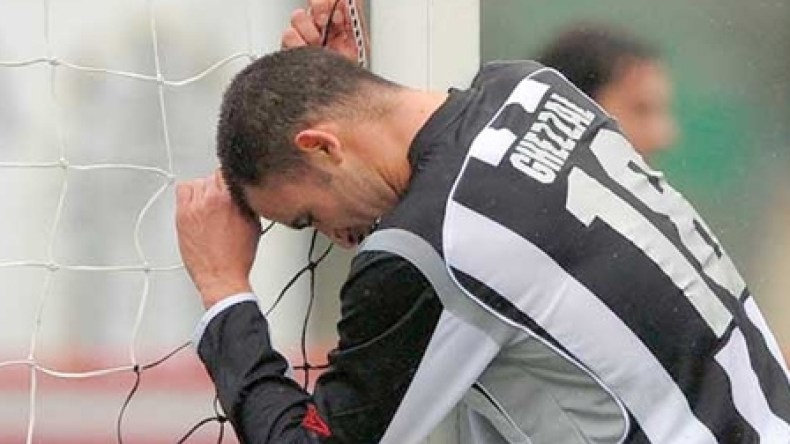 عبد القادر غزال: مهمتنا صعبة ضد غامبيا وأريد فرض نفسي في ليفانتي