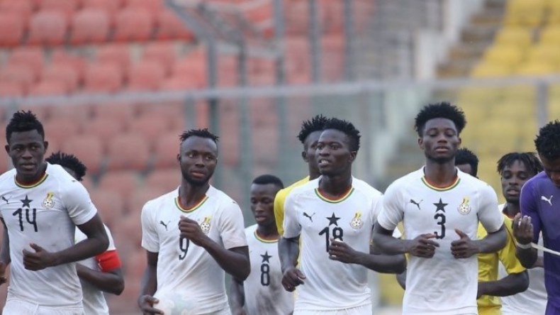 استدعاء 24 لاعبا غانيا لِمواجهة الجزائر