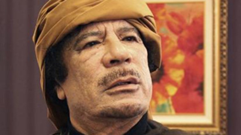 القذافي يبدي استعداده لوقف إطلاق النار ويرفض الرحيل عن ليبيا