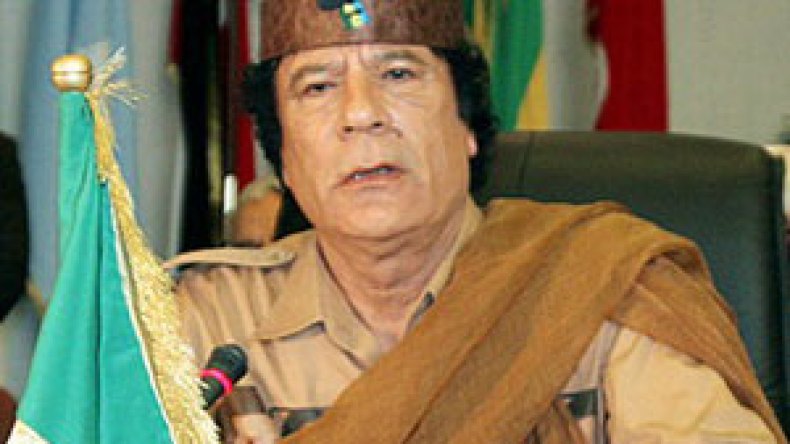 القذافي يطالب بتفكيك سويسرا وتوزيعها على دول الجوار