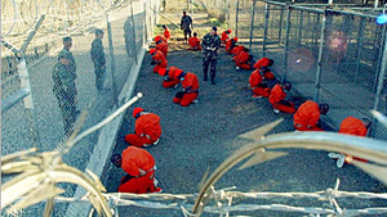 معتقل جزائري سابق بغوانتنامو متهم بالعمالة لجهازي المخابرات البريطانية والكندية