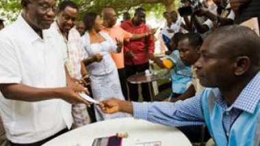 Présidentielle au Ghana: l'opposition en tête