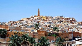 مسيرة حاشدة بغرداية ويوسفي يستقبل ممثلين عنهم ويعد بالتحقيق