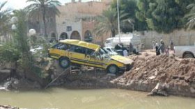 أربعة قتلى ومفقودان اثنان في فيضانات بغرب البلاد