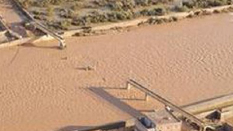 مقتل 38 شخصا وإصابة 64 آخرين على الأقل في فيضانات اجتاحت جنوب الجزائر