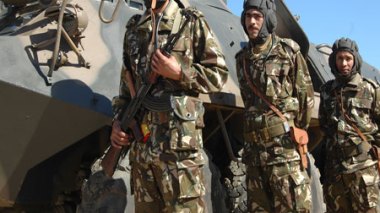 Arrivée des militaires et découverte d'armes à feu à Ghardaïa