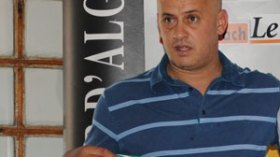 عمر  غريب : ” لا  أعترف  بأي  مجلس  ودافعت  عن  المولودية  فقط “