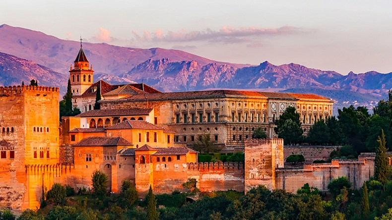 غرناطة.. جولة بين أسوار الذّاكرة