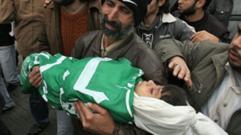 “غزة تحترق وأنتم تتفرجون”