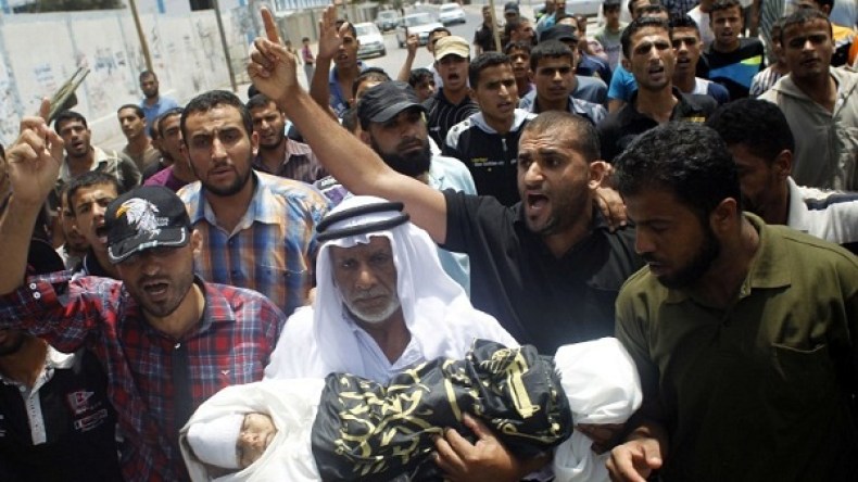 سباحة تركية ودراج ماليزي يتحدّيان العقوبات وينتصران لغزة