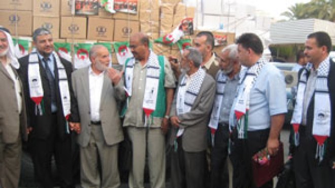 الجزائريون يدخلون غزة دخول الفاتحين