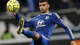 مدرب ليون: تغيير غزال  تكتيكي وليس عقابا له