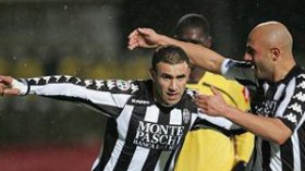 غزال  وسيينا  رسميا  في  القسم  الثاني