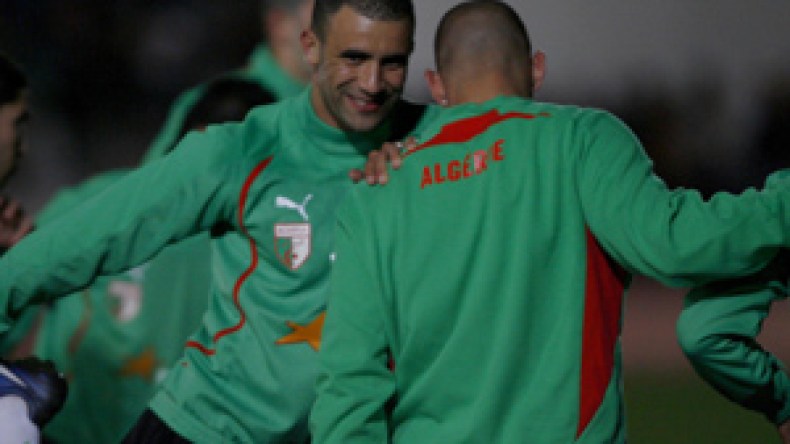 الكل يريد المشاركة أمام المغرب وحرب المناصب تشتعل