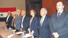 “المعارضة في الخارج في فنادق الخمس نجوم والسوريون يذبحون يوميا”