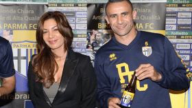 غزال يُشارك في إعلان ترويجي لـ”الخمر” مع بارما ويُثير الجدل !