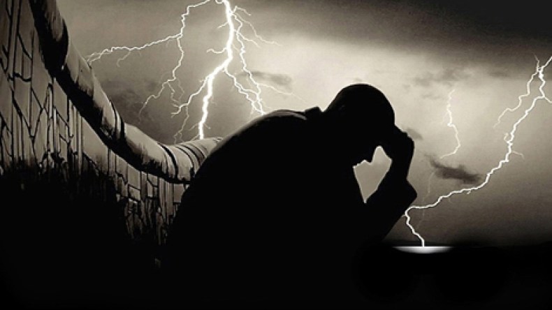 هل أخبره بأن ابنته وزوجته سواء في مستنقع الفساد؟