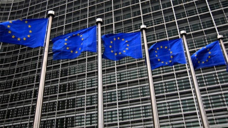 الإتحاد الأوروبي يقرّ عقوبات على روسيا وأوكرانيا