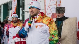 الرئيس الشيشاني يرحب بالشعلة الأولمبية بـ “الله أكبر”