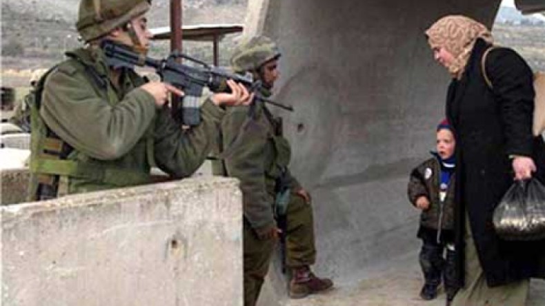 الاحتلال الإسرائيلي يمنع أهالي أسرى غزة من زيارة أبنائهم