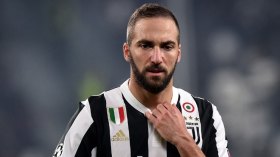 هيغواين: لا، لم أهرب.. فقط أمّي مُصابة بِالسرطان