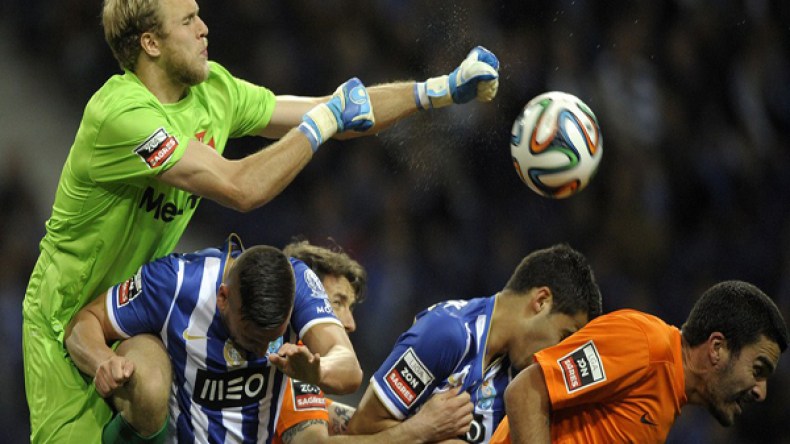 غيلاس يفوز أساسيا على بلينانساز