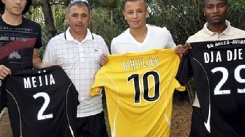 غيلاس‭ ‬يحمل‭ ‬الرقم‭ ‬10‭ ‬في‭ ‬ارل‭ ‬افينيون‭ ‬الفرنسي