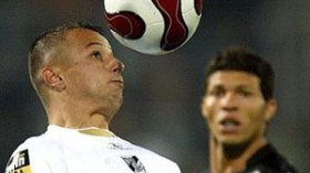 ريبيري وغيلاس يشاركان في كليب لفرقة “بسي 4 دو لاريم”