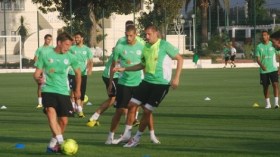 أجواء ملبّدة بالغيوم خلال مباراة الجزائر وليبيا