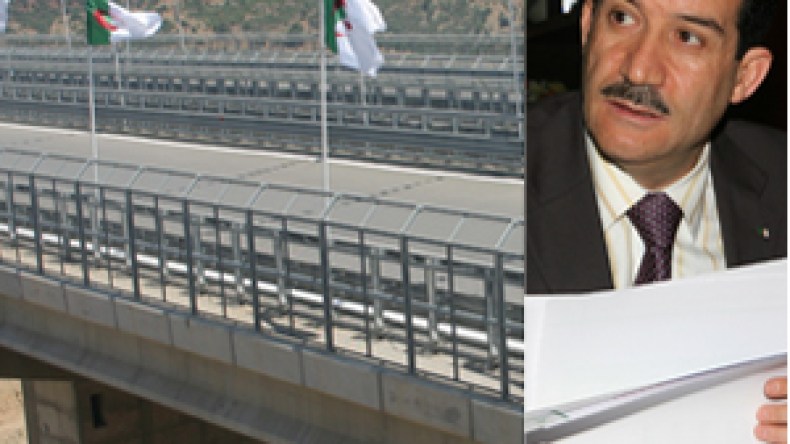 الجزائريون لن يدفعوا ضريبة استغلال الطريق السيار قبل 2012