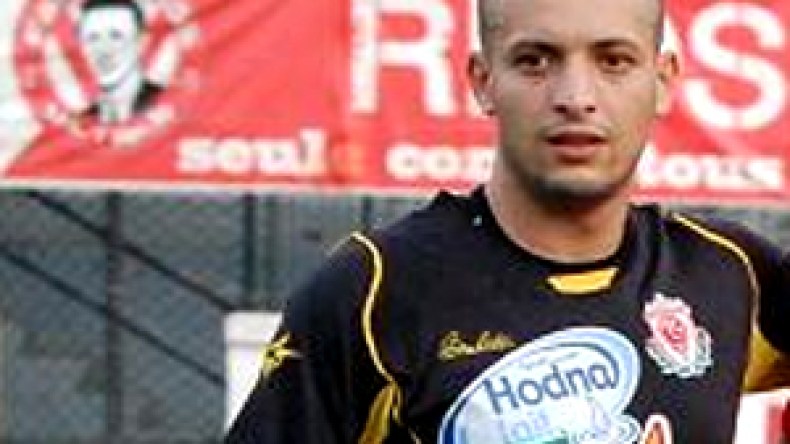 م‭. ‬وهران: غول‭ ‬يرفض‭ ‬الالتحاق‭ ‬بالتربص‭ ‬وبوسحابة‭ ‬يمضي‭ ‬للحمراوة‭ ‬