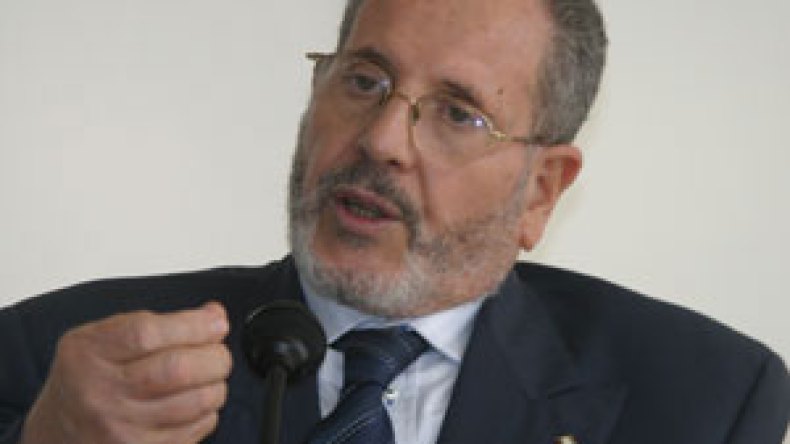 “أذان صلاتي الصبح والعشاء يجب أن لا يكون مزعجا   “