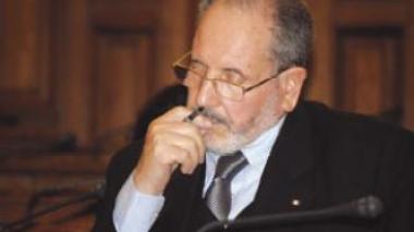 Prêts usuraires : Ghlamallah refuse de se prononcer