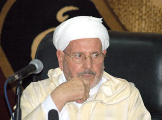 Le ministre des Affaires religieuses diffuse une « directive » aux imams afin d' « alléger » les prières « tarawihe » pendant le ramadan