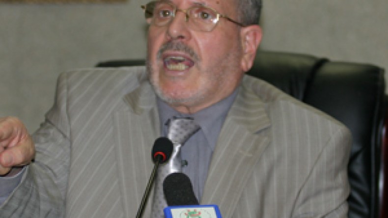 غلام الله: المسجد مثل الإدارة والدفاع لا يمكنه البقاء على الحياد