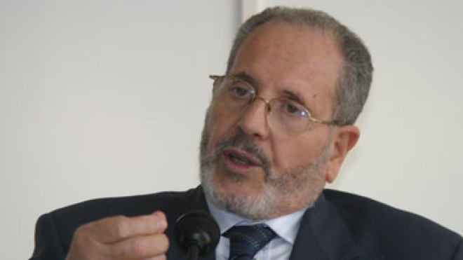 غلام الله يفتي بعدم جواز تشغيل الصينيين