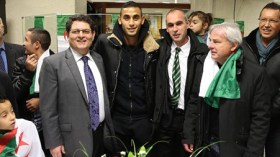 قنصل الجزائر بسانت إيتيان يكرّم غولام على تأهله رفقة الخضر إلى المونديال